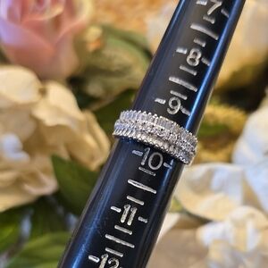 Elegant Silver Rhinestone Ring